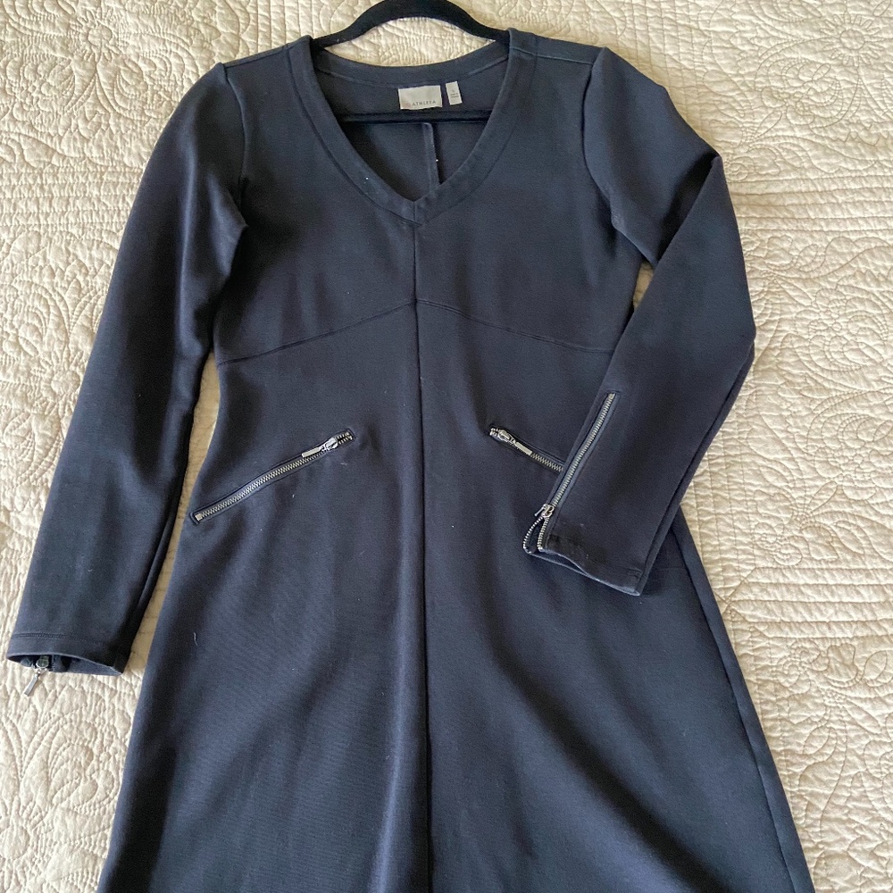 Athleta Black Long Sleeved Zipper Detail Travel Dress
